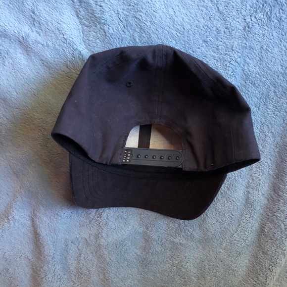 Billabong hat - Picture 2 of 2